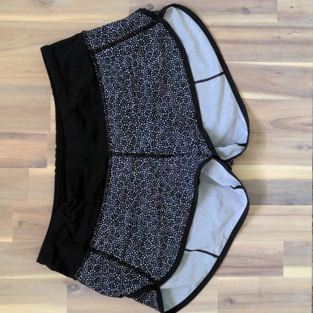 Lululemon Speed Up Shorts 2.5"